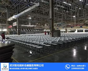 武漢桌椅出租價(jià)格全解析 武漢極光會(huì)展服務(wù)公司為您提供一站式辦公桌椅及設(shè)備租賃服務(wù)